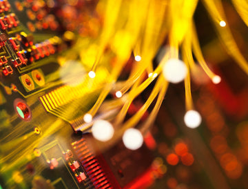 ¿Cómo se comunican tus sensores? Protocolos esenciales para proyectos con microcontroladores - Tecneu