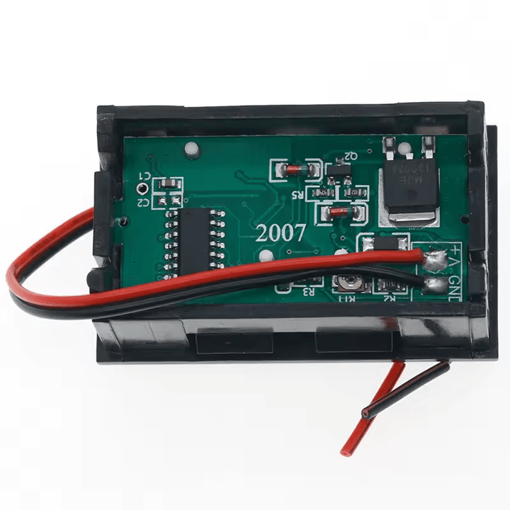 Medidor De Carga Y Voltímetro Digital Para Baterías 12 - 60VDC - Tecneu